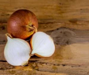  Benefits Of Eating Raw Onions!